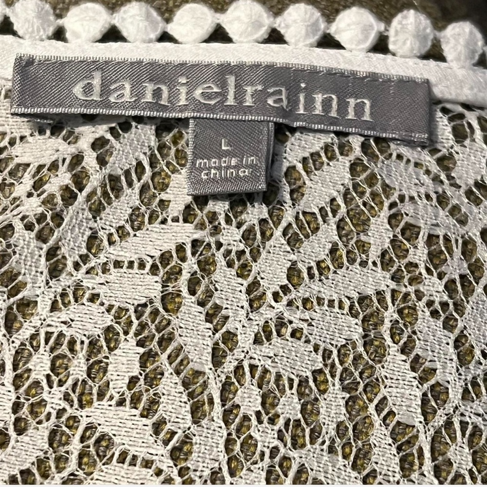🤍Daniel Rainn White Lace Short Sleeve Accent Blouse - Picture 3 of 4
